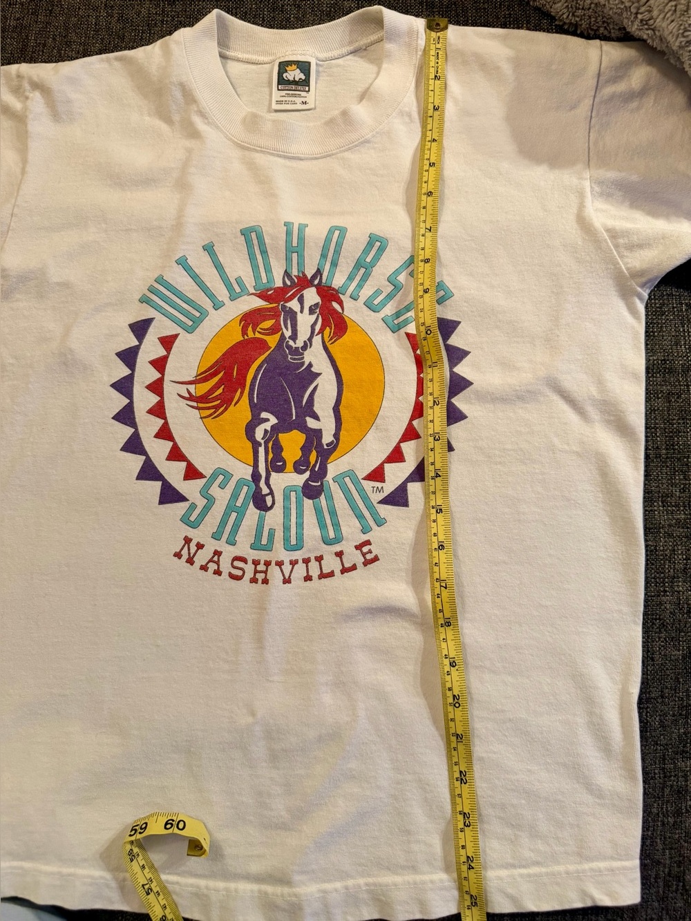 Vintage 1990’s Wildhorse Saloon Nashville White Graphic Tee - Women’s size M - Picture 6 of 6